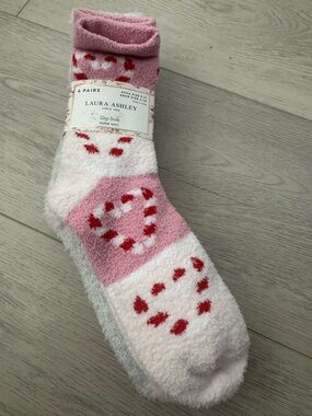 Laura Ashley 4 Pairs Fuzzy Socks